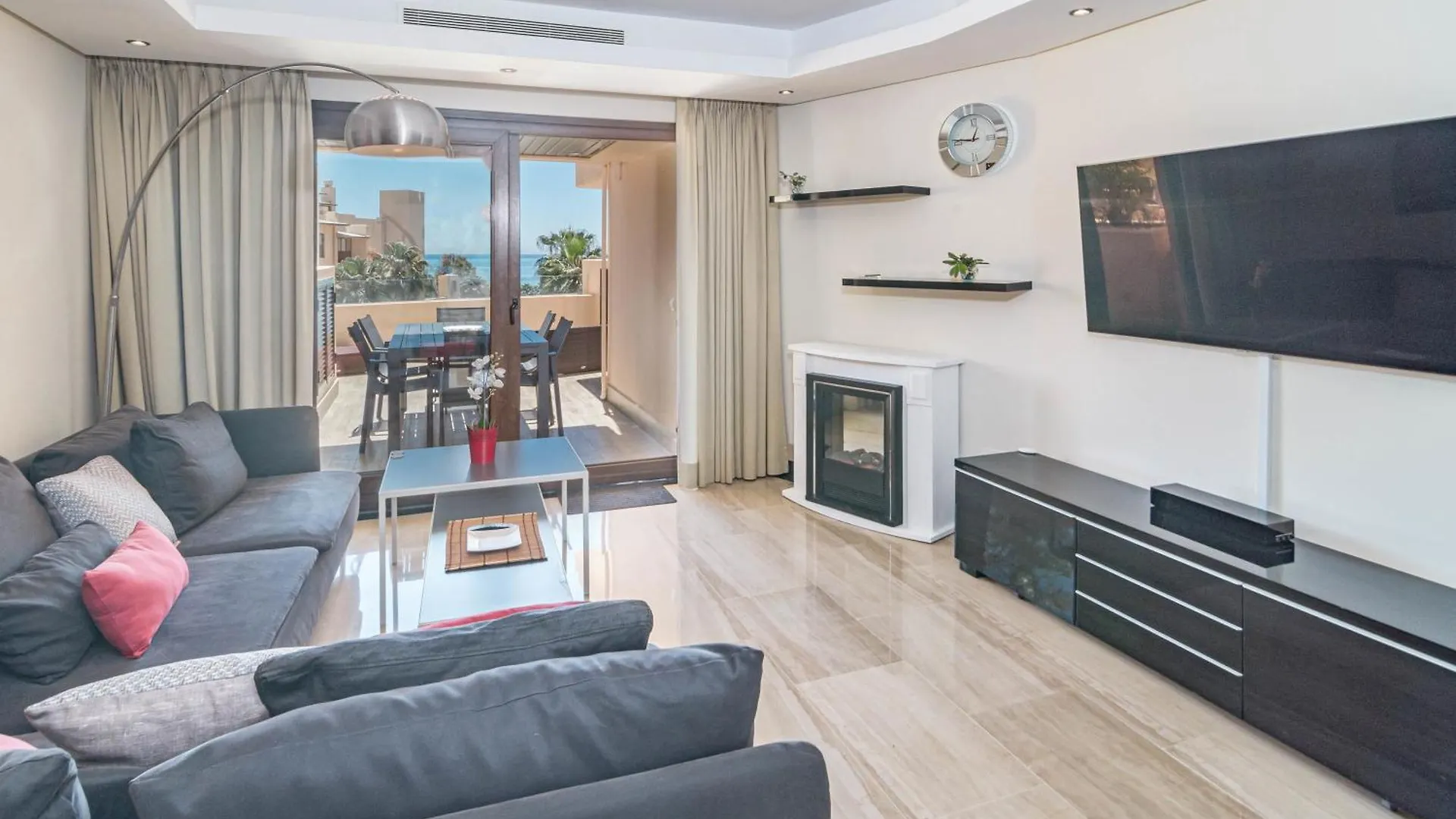 Bp7C.2A Beachfront Penthouse With Private Pool Estepona