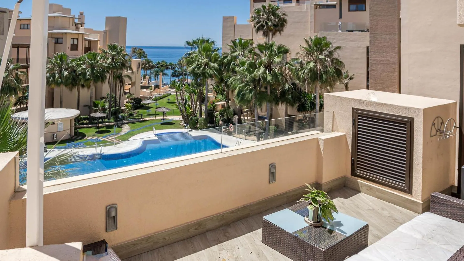 Bp7C.2A Beachfront Penthouse With Private Pool Estepona