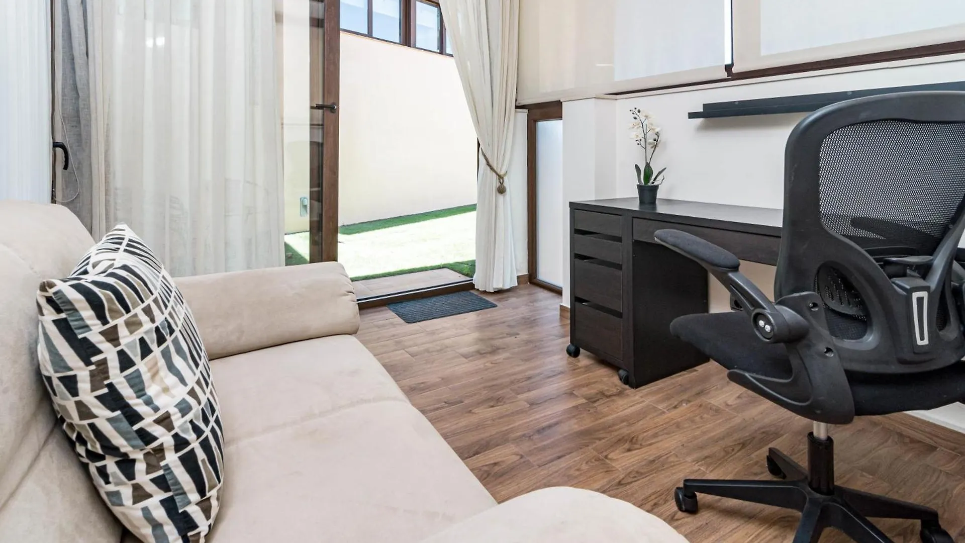 Bp7C.2A Beachfront Penthouse With Private Pool エステポナ